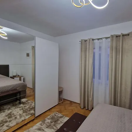 Apartmán Family Friendly With A Swimming Pool Okrug Gornji, Ciovo - 23007