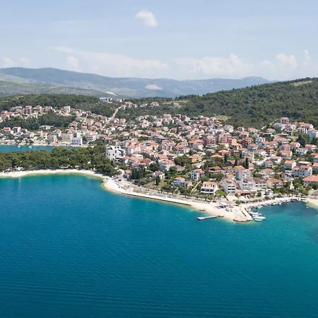 Family Friendly With A Swimming Pool Okrug Gornji, Ciovo - 23007 Apartment *