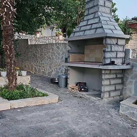 Family Friendly With A Swimming Pool Okrug Gornji, Ciovo - 23007 *
