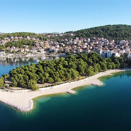 Family Friendly With A Swimming Pool Okrug Gornji, Ciovo - 23007 * Trogir