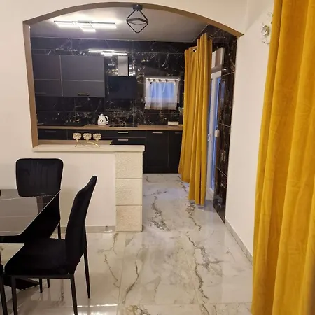 Appartamento Family Friendly With A Swimming Pool Okrug Gornji, Ciovo - 23007 *