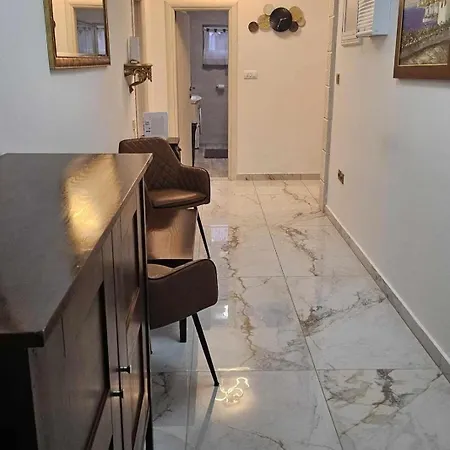 Appartamento Family Friendly With A Swimming Pool Okrug Gornji, Ciovo - 23007 Traù