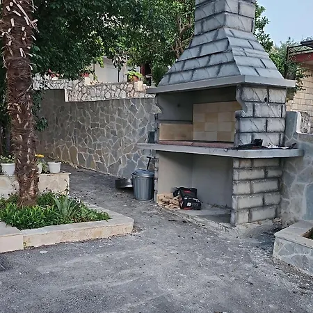 Family Friendly With A Swimming Pool Okrug Gornji, Ciovo - 23007 * Traù